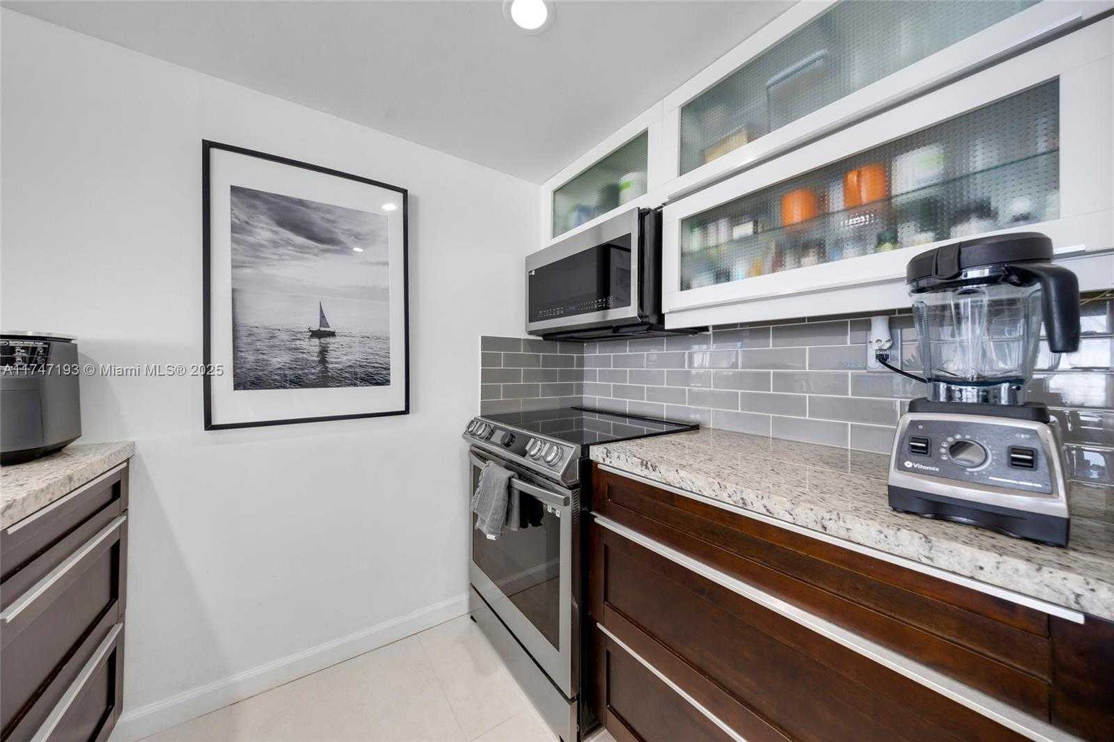 Small Image of 7601 EAST TREASURE DRIVE #1119, North Bay Village Number 10