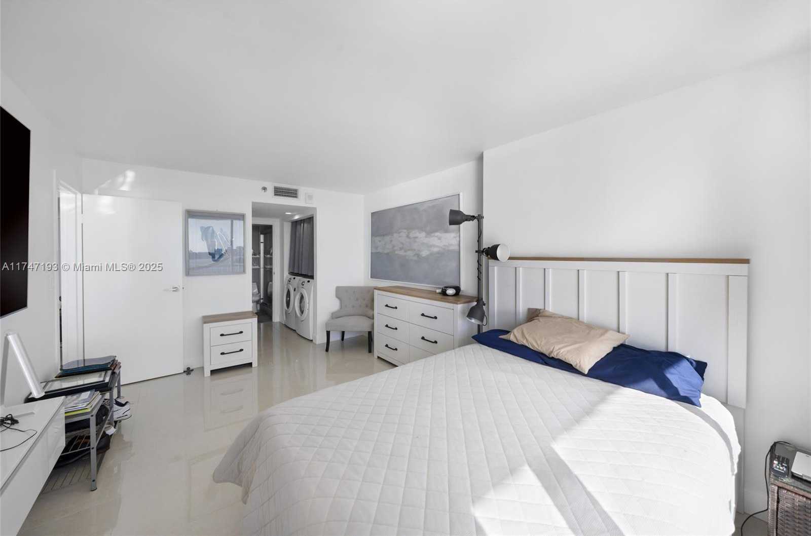 Small Image of 7601 EAST TREASURE DRIVE #1119, North Bay Village Number 18