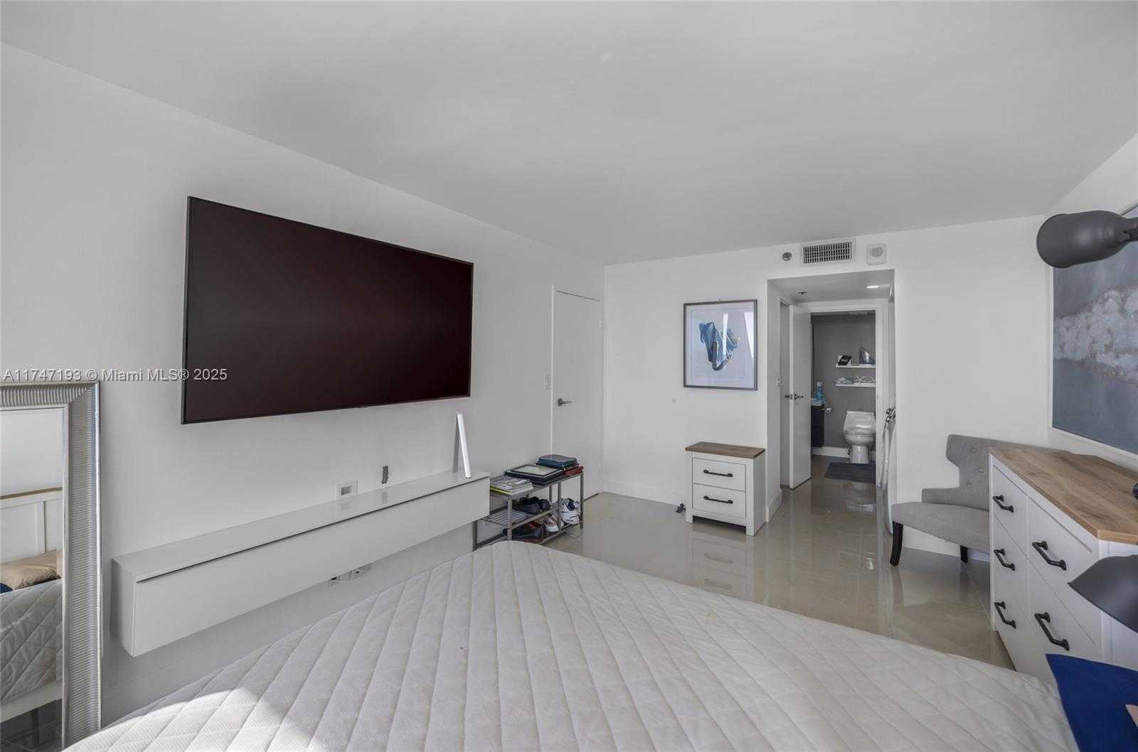 Small Image of 7601 EAST TREASURE DRIVE #1119, North Bay Village Number 23