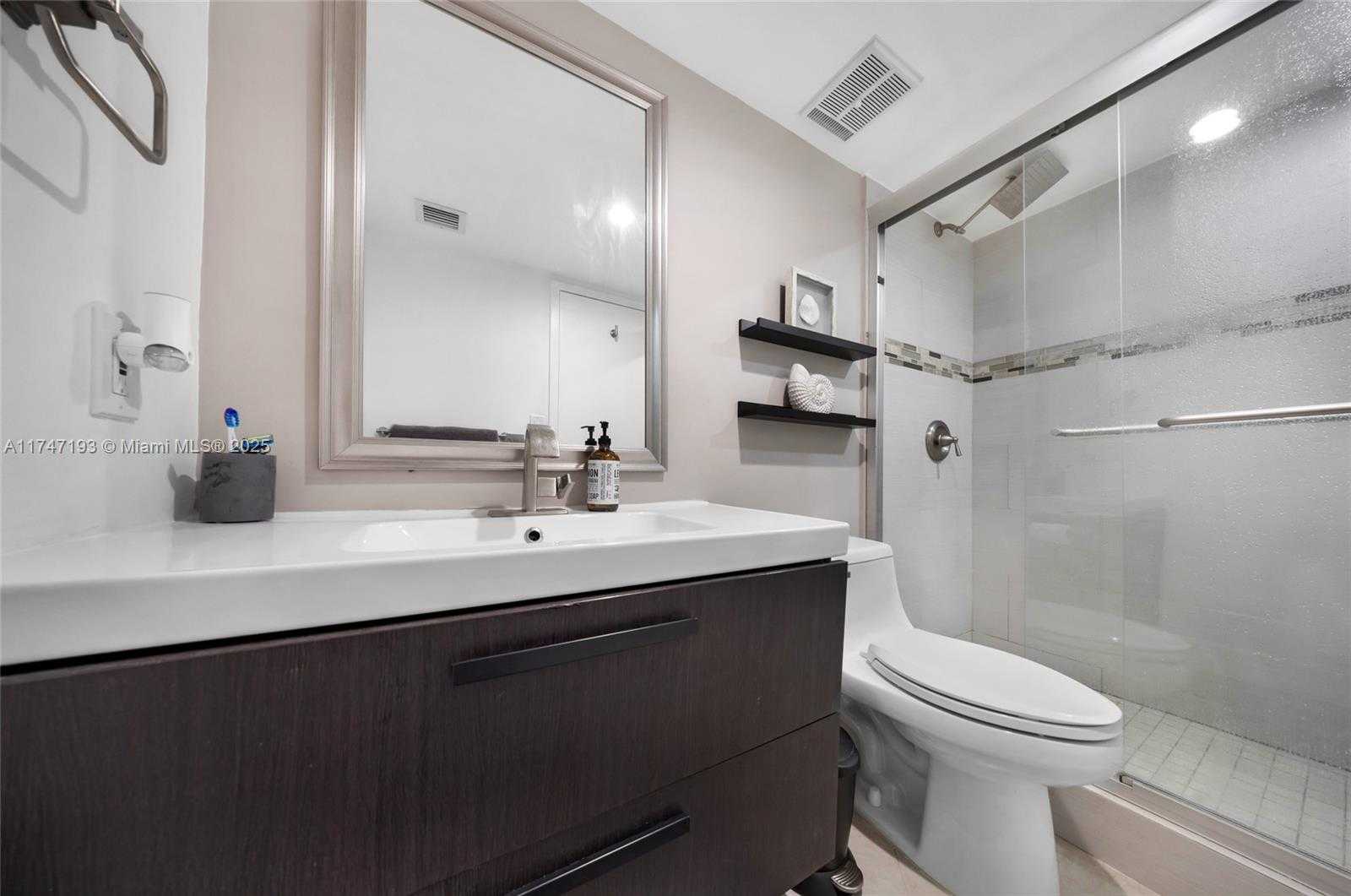 Small Image of 7601 EAST TREASURE DRIVE #1119, North Bay Village Number 30