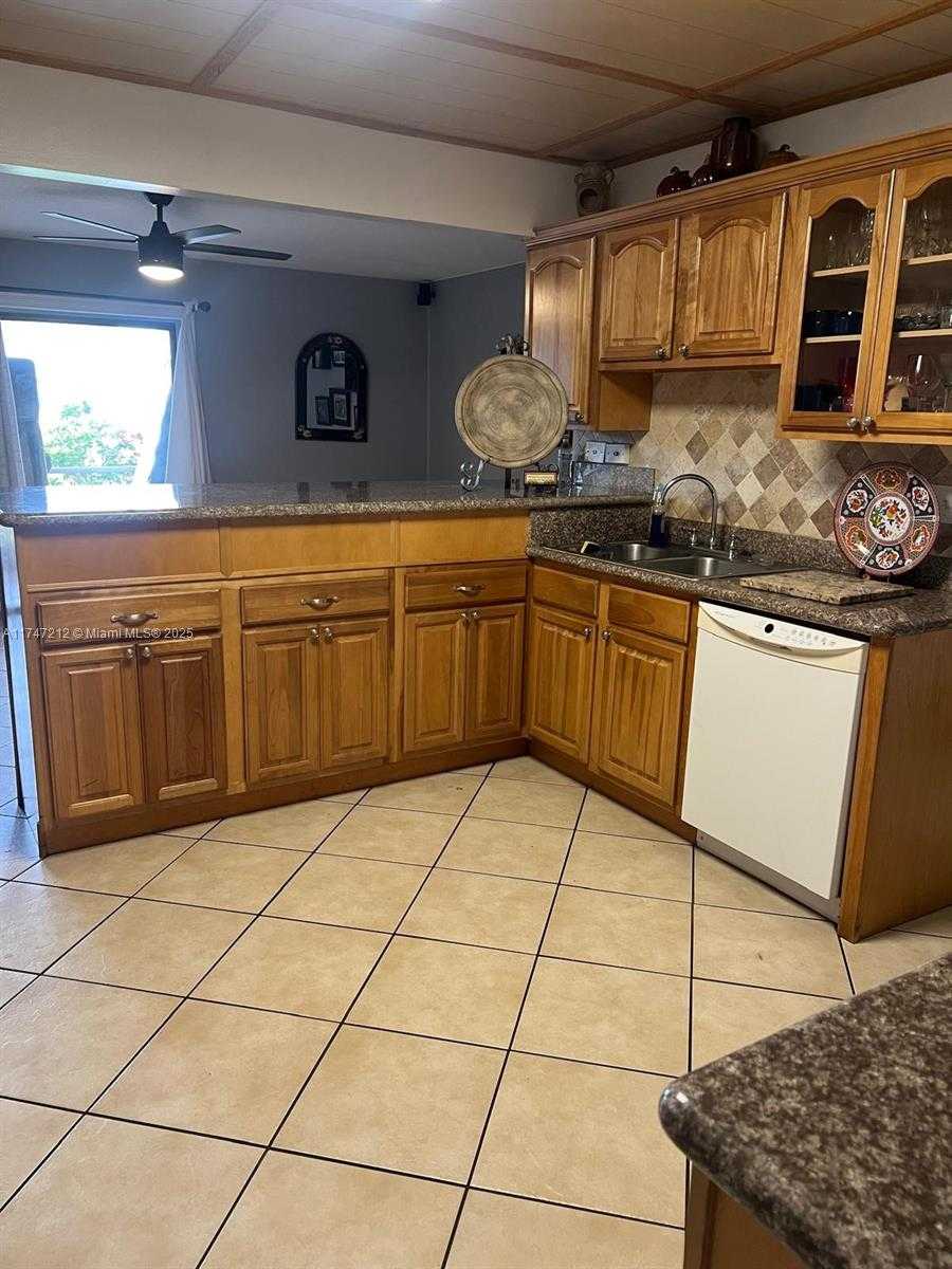 Small Image of 3057 CORAL SPRINGS DR #102, Coral Springs Number 5