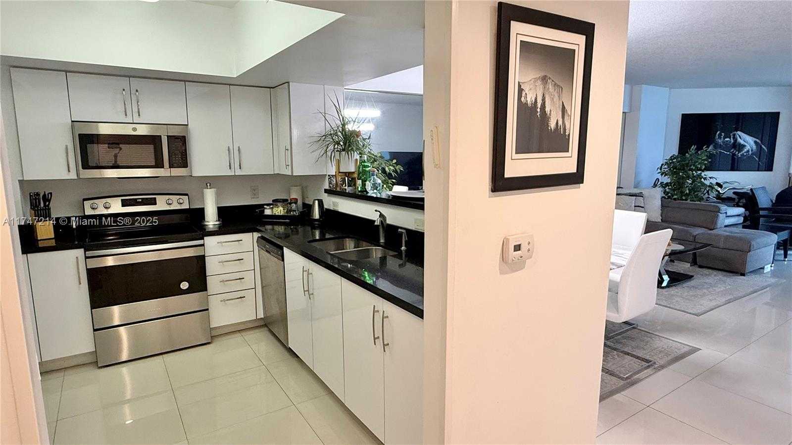 Small Image of 17375 COLLINS AVE #1006, Sunny Isles Beach Number 5