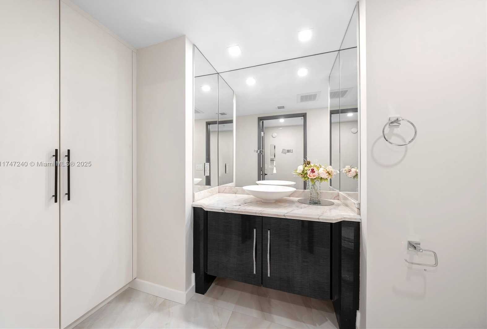Small Image of 333 LAS OLAS WAY #3404, Fort Lauderdale Number 22