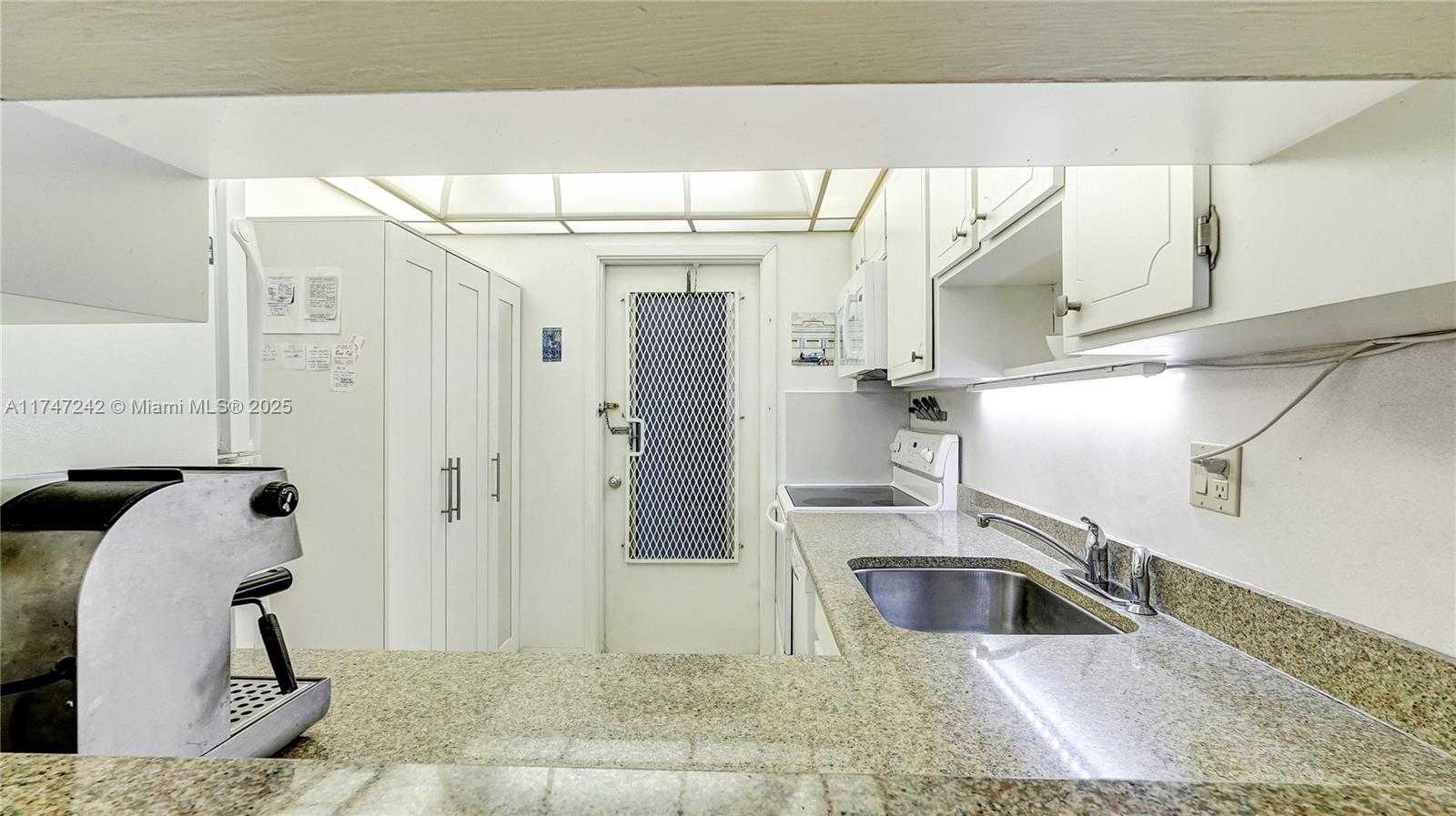 Small Image of 1101 HILLCREST CT #103, Hollywood Number 11