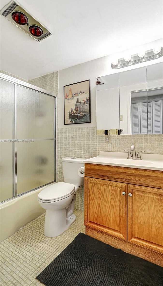 Small Image of 1101 HILLCREST CT #103, Hollywood Number 14