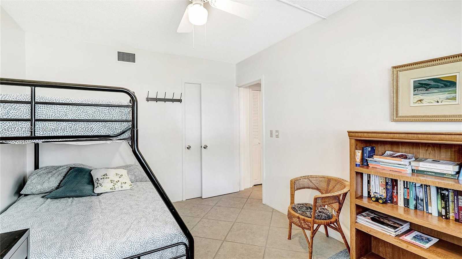 Small Image of 1101 HILLCREST CT #103, Hollywood Number 16