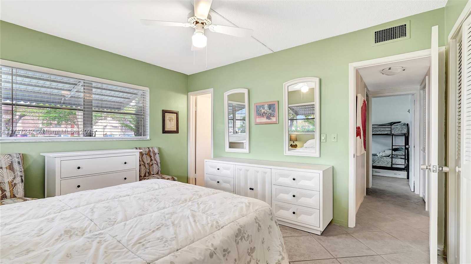 Small Image of 1101 HILLCREST CT #103, Hollywood Number 17
