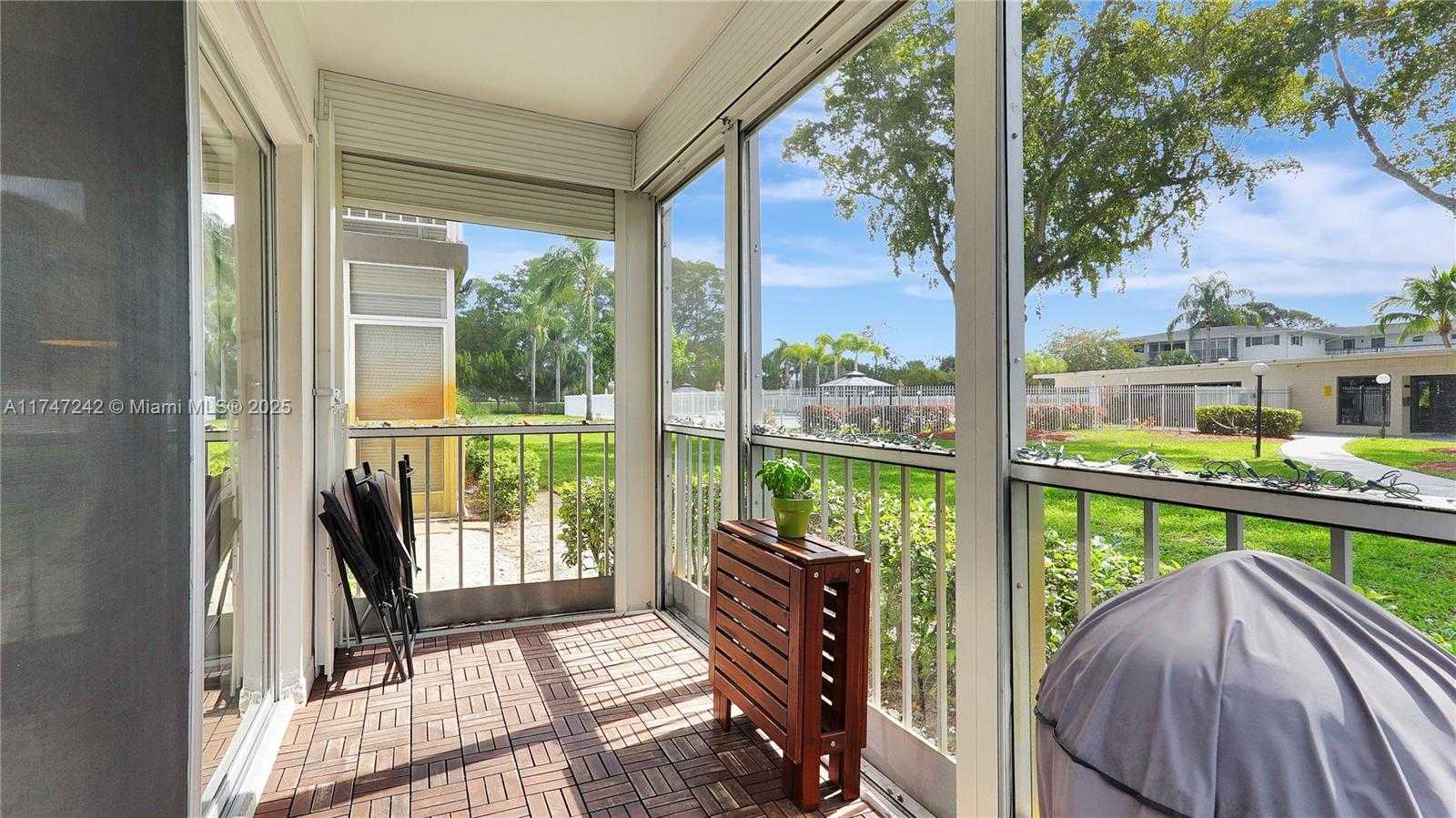 Small Image of 1101 HILLCREST CT #103, Hollywood Number 22