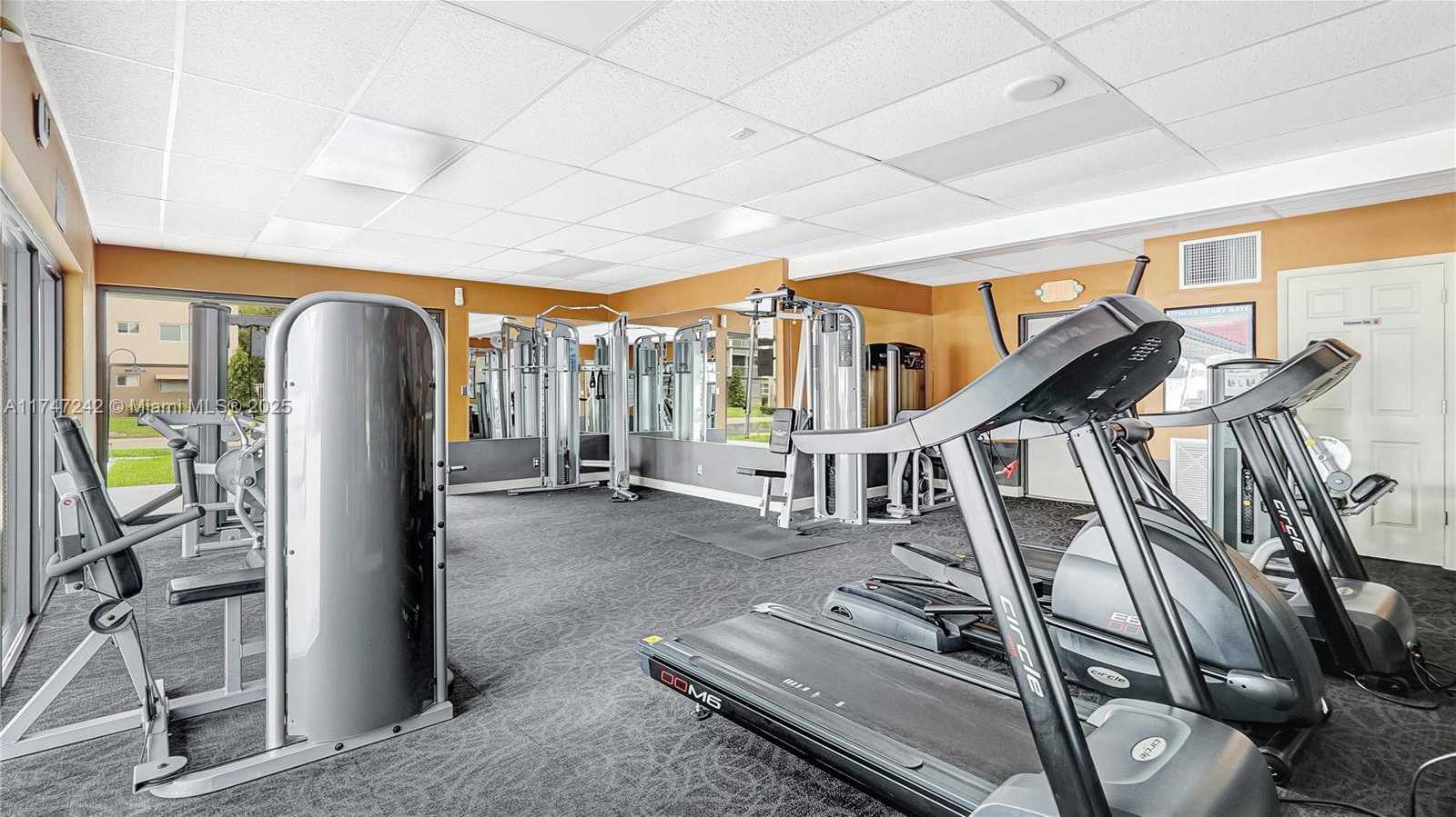 Small Image of 1101 HILLCREST CT #103, Hollywood Number 26