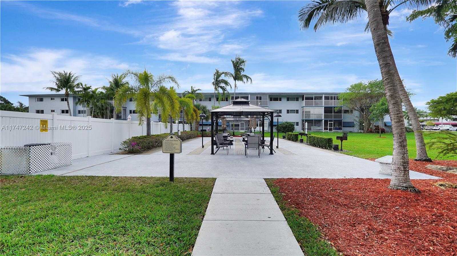 Small Image of 1101 HILLCREST CT #103, Hollywood Number 28