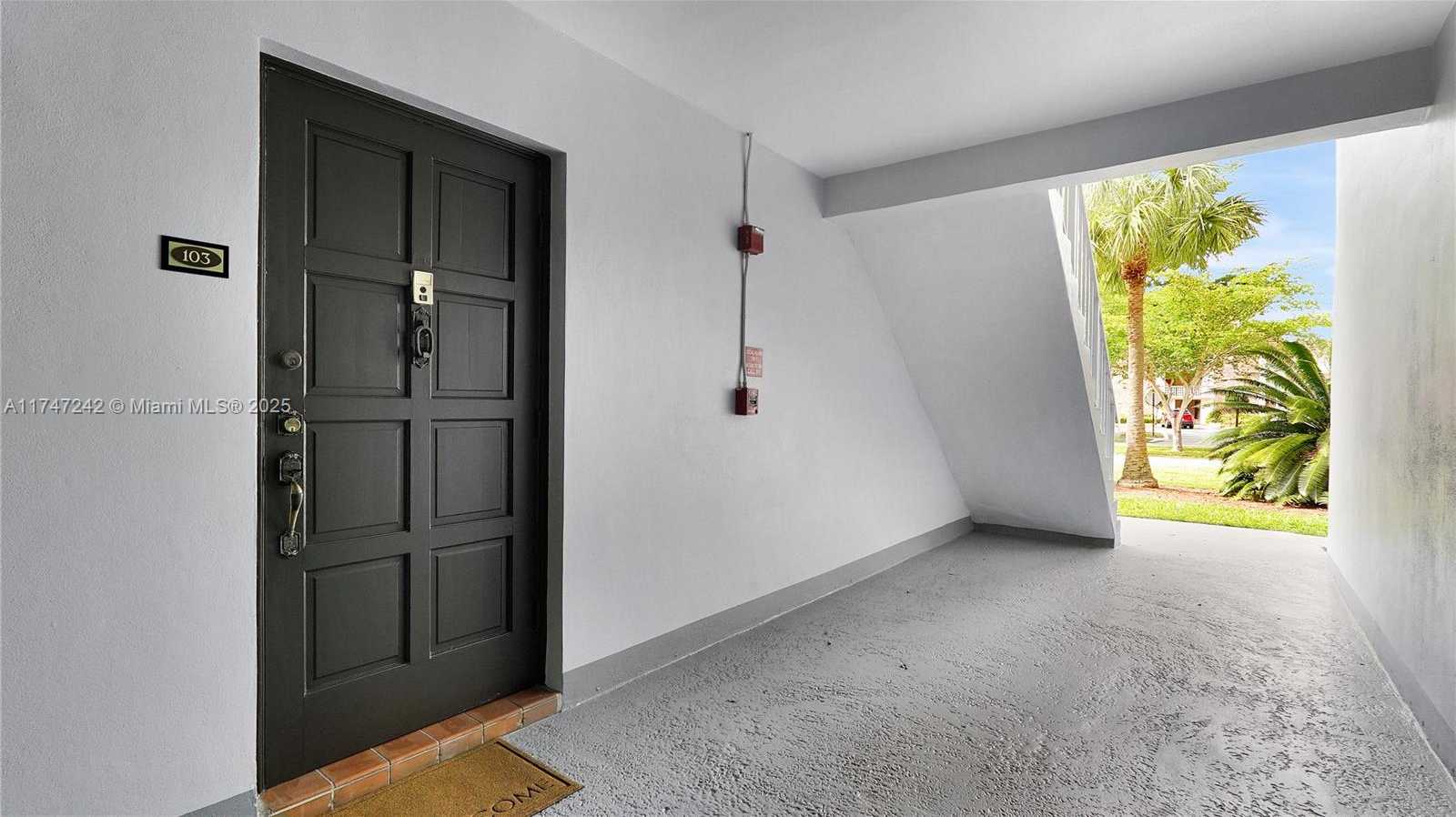 Small Image of 1101 HILLCREST CT #103, Hollywood Number 29