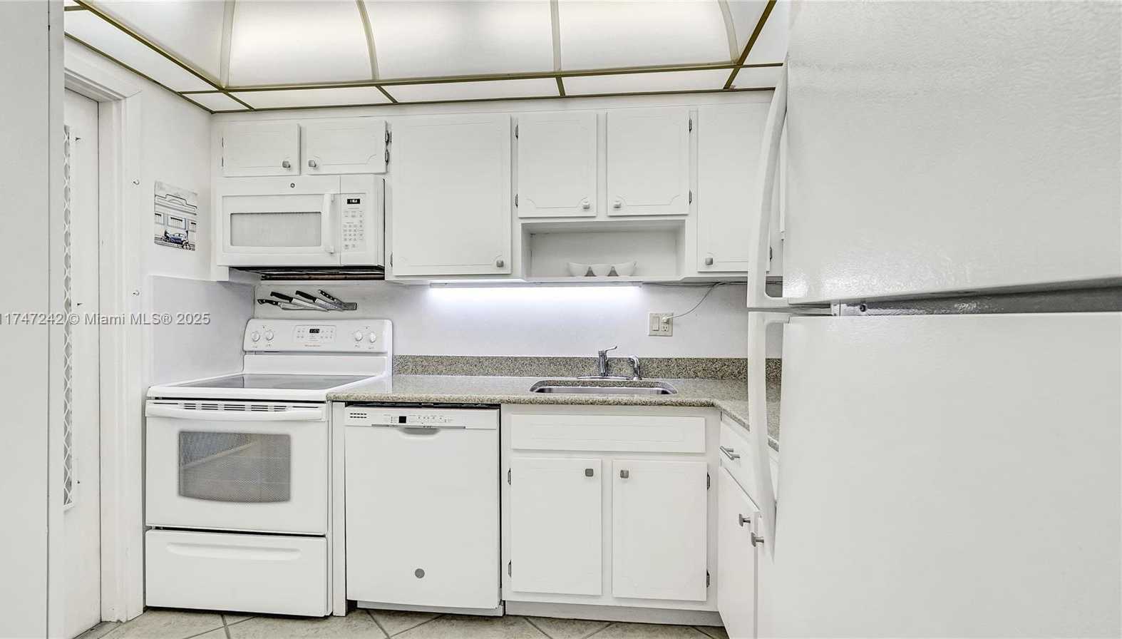 Small Image of 1101 HILLCREST CT #103, Hollywood Number 6
