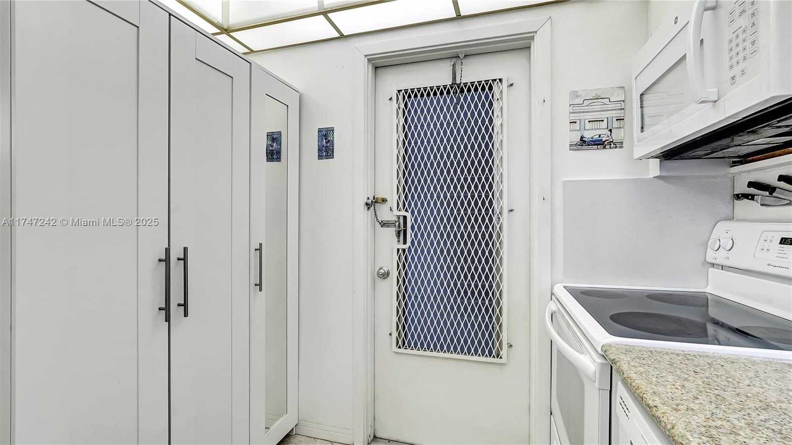 Small Image of 1101 HILLCREST CT #103, Hollywood Number 7