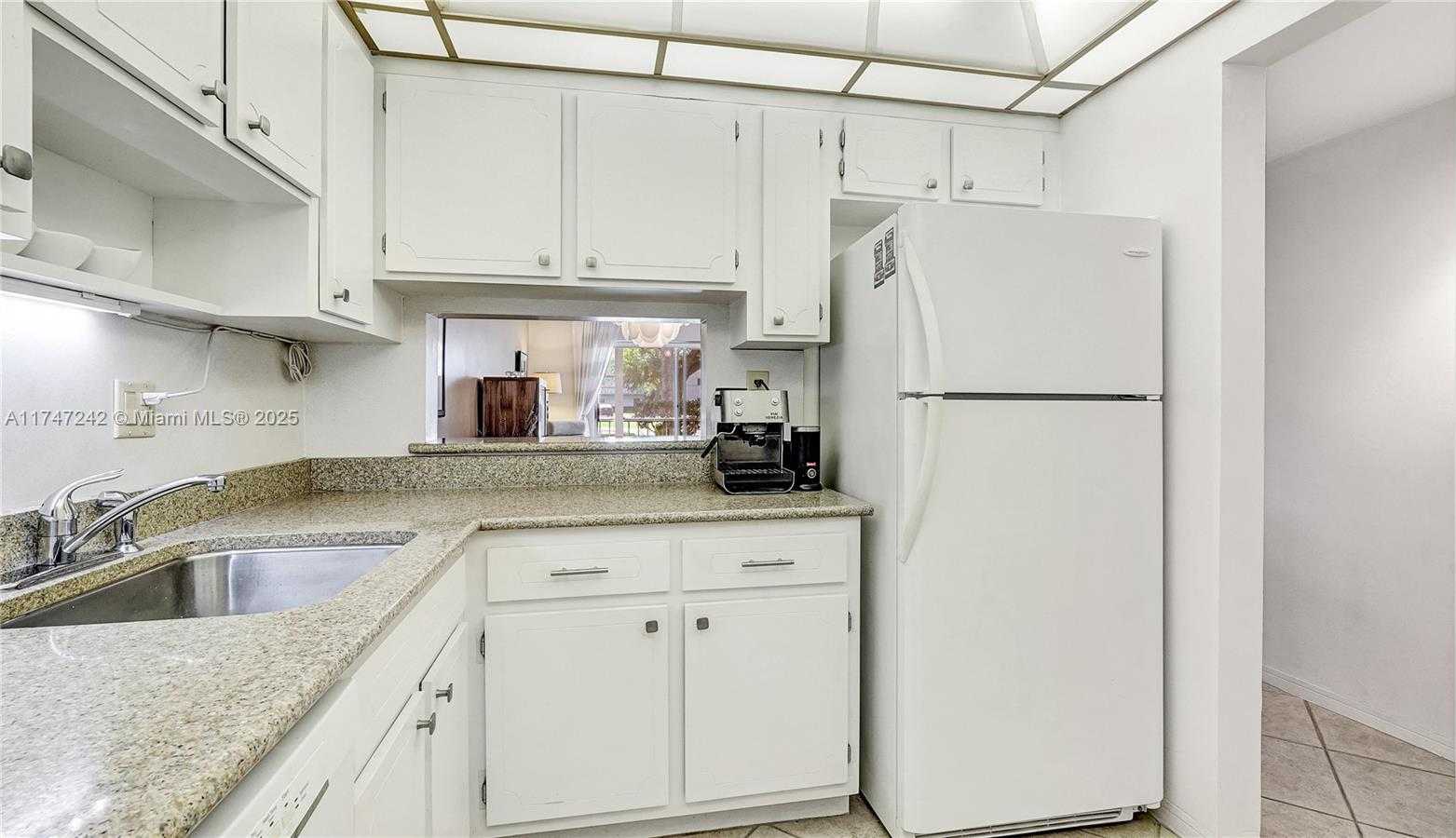 Small Image of 1101 HILLCREST CT #103, Hollywood Number 8