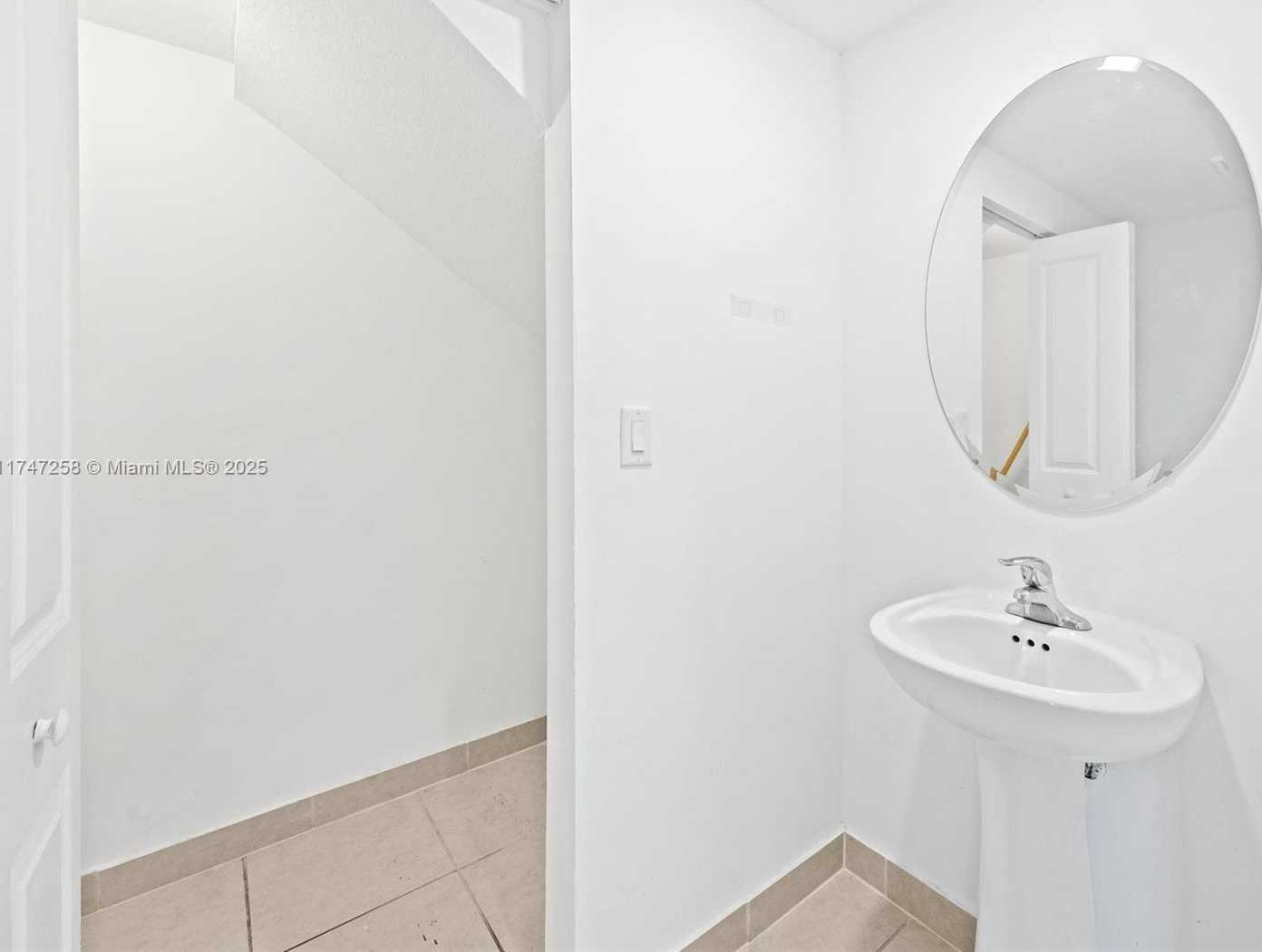 Small Image of 10107 SOUTH WEST 231ST LN, Miami Number 12