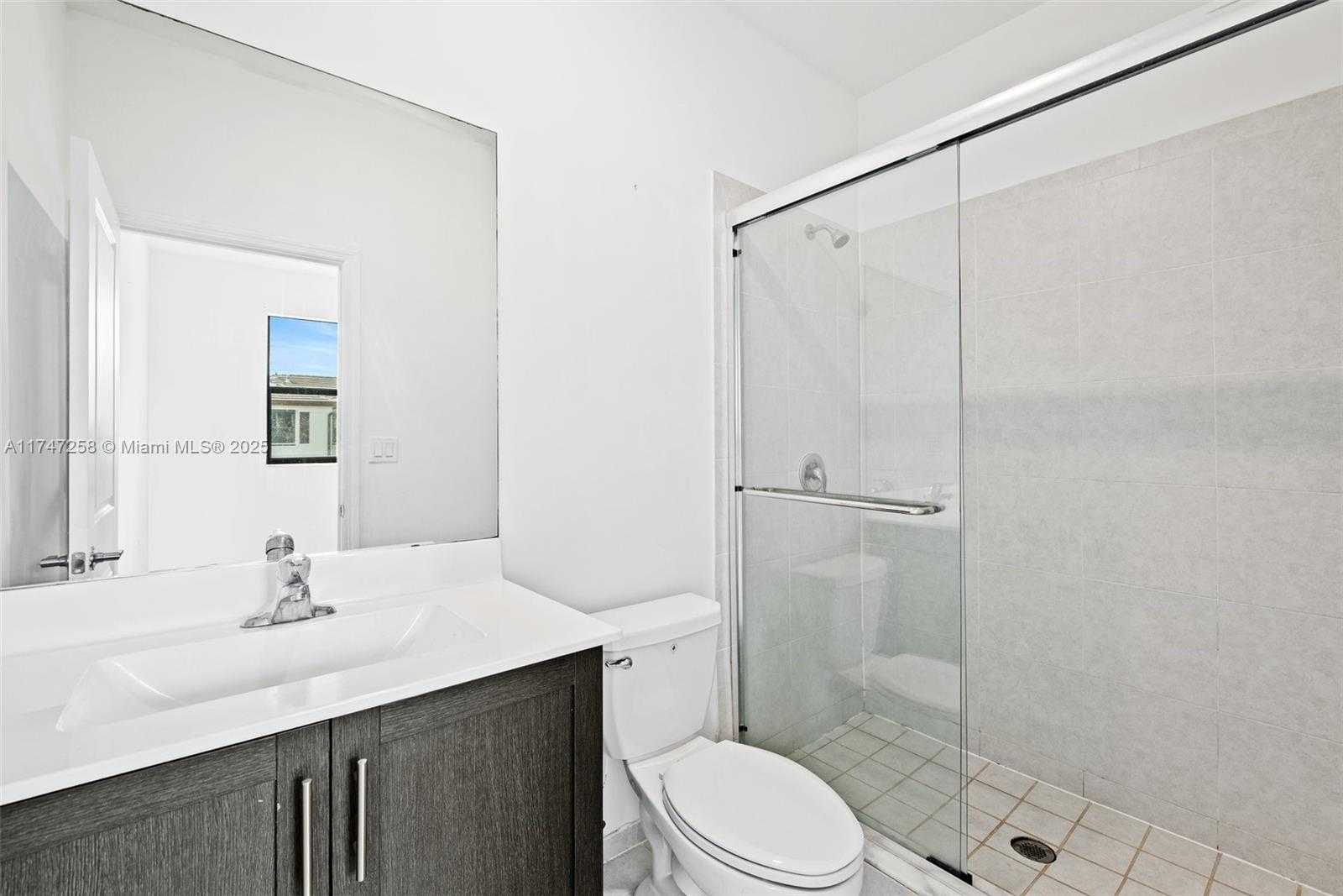 Small Image of 10107 SOUTH WEST 231ST LN, Miami Number 19