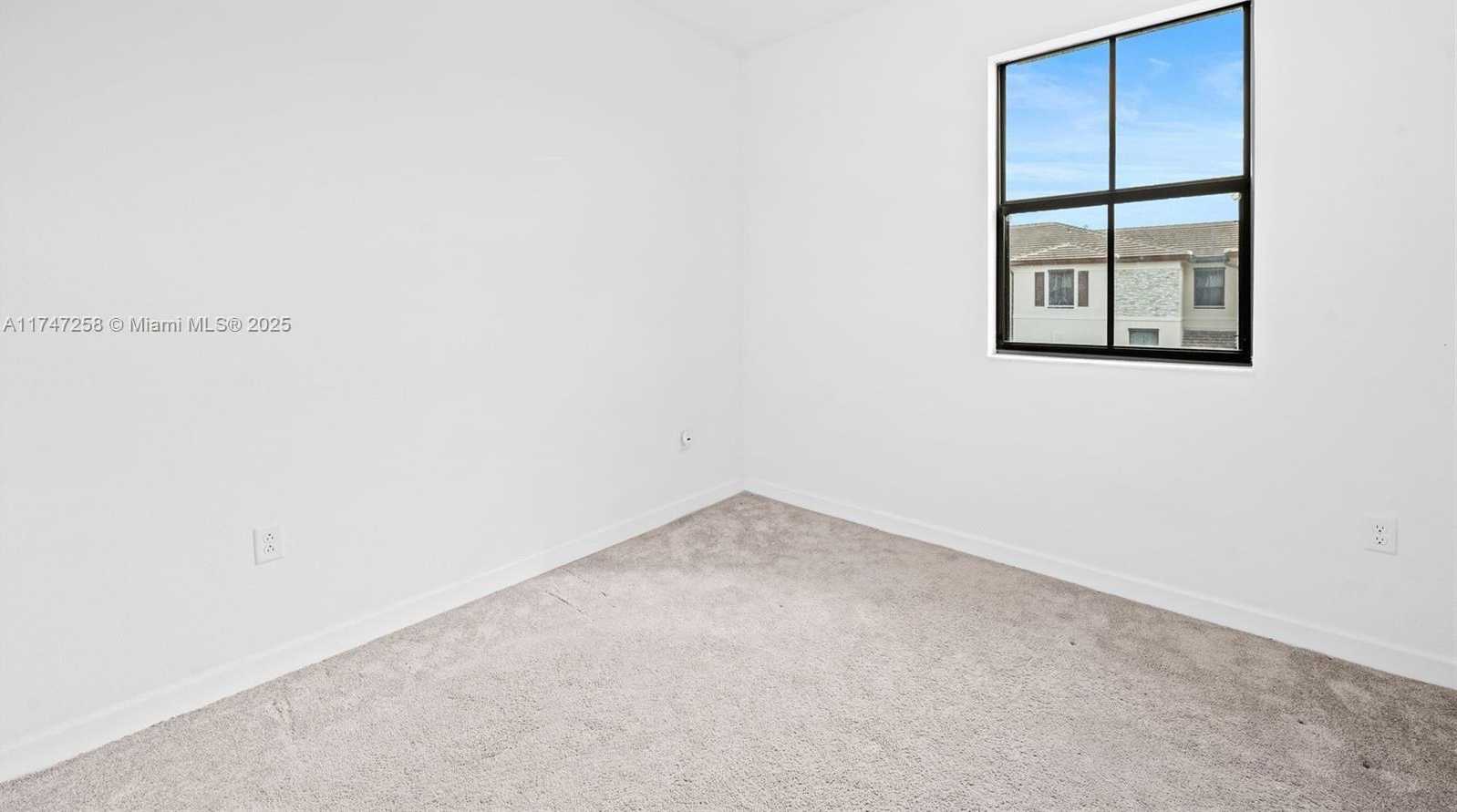 Small Image of 10107 SOUTH WEST 231ST LN, Miami Number 20