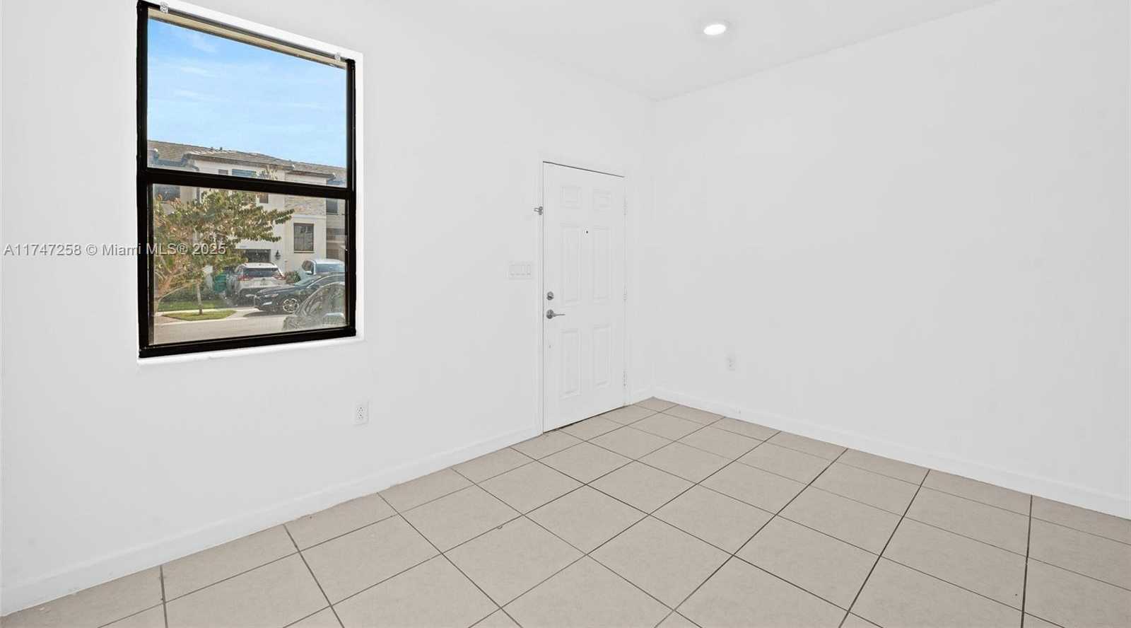 Small Image of 10107 SOUTH WEST 231ST LN, Miami Number 3