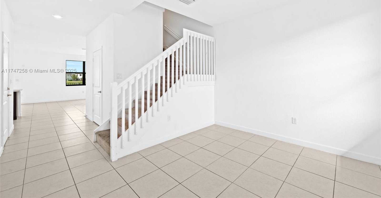 Small Image of 10107 SOUTH WEST 231ST LN, Miami Number 5