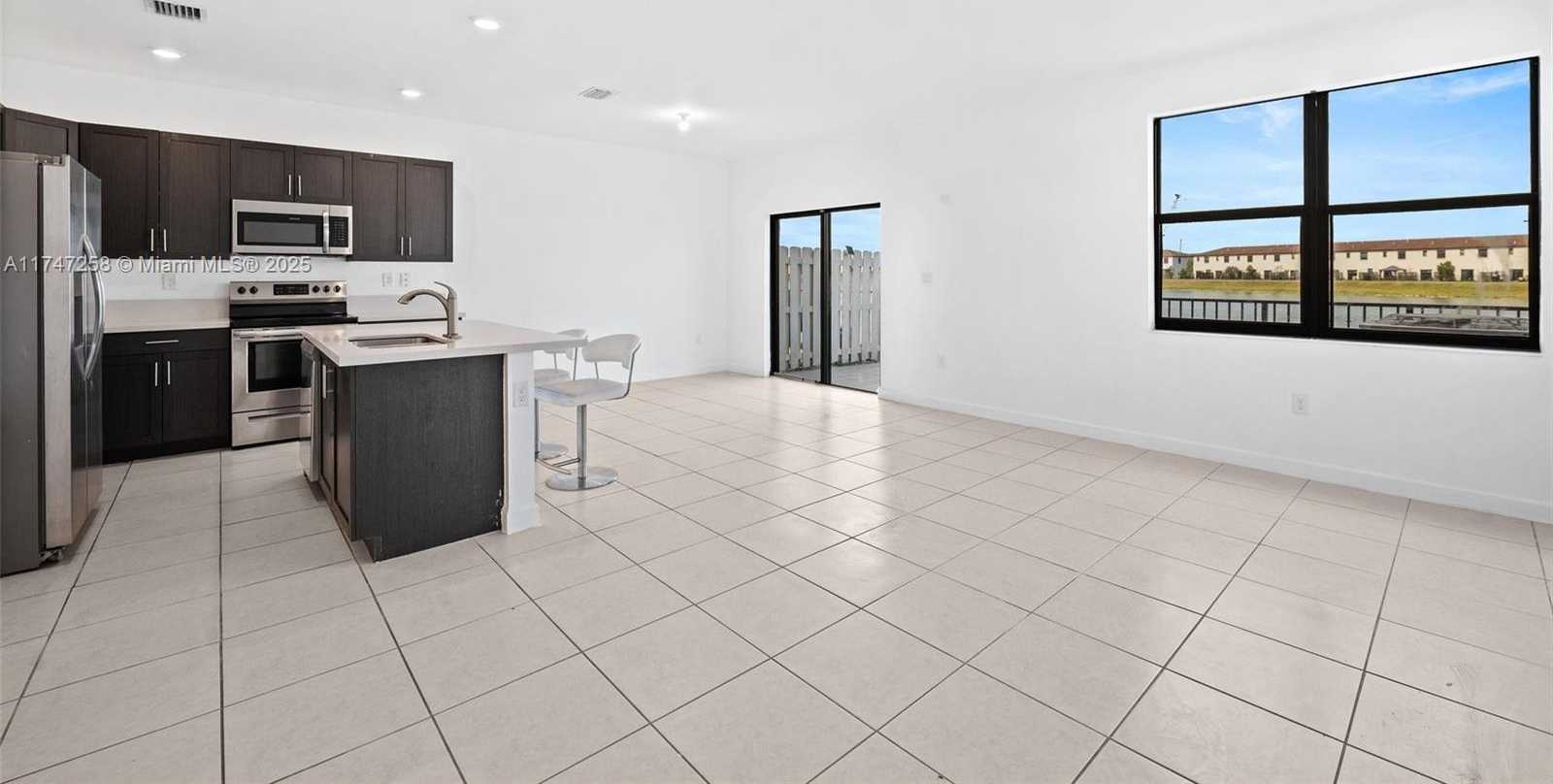 Small Image of 10107 SOUTH WEST 231ST LN, Miami Number 6