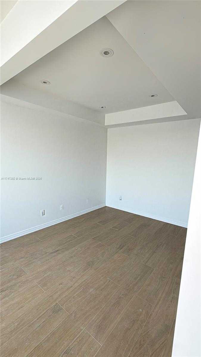 Small Image of 7000 ISLAND BLVD #905, Aventura Number 14