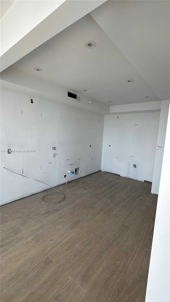 Small Image of 7000 ISLAND BLVD #905, Aventura Number 15