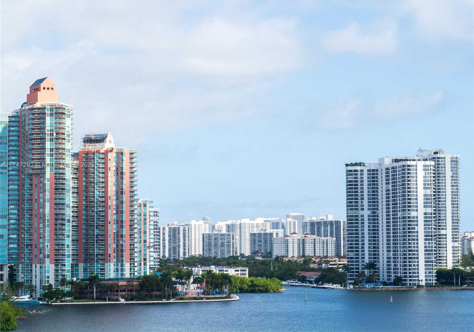 Small Image of 7000 ISLAND BLVD #905, Aventura Number 16