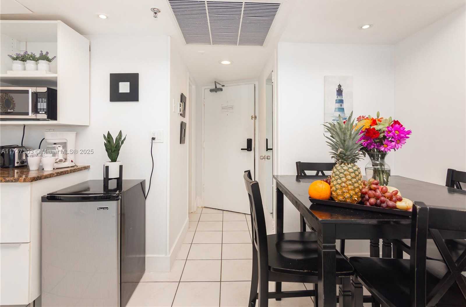 Small Image of 5445 COLLINS AVE #502, Miami Beach Number 15