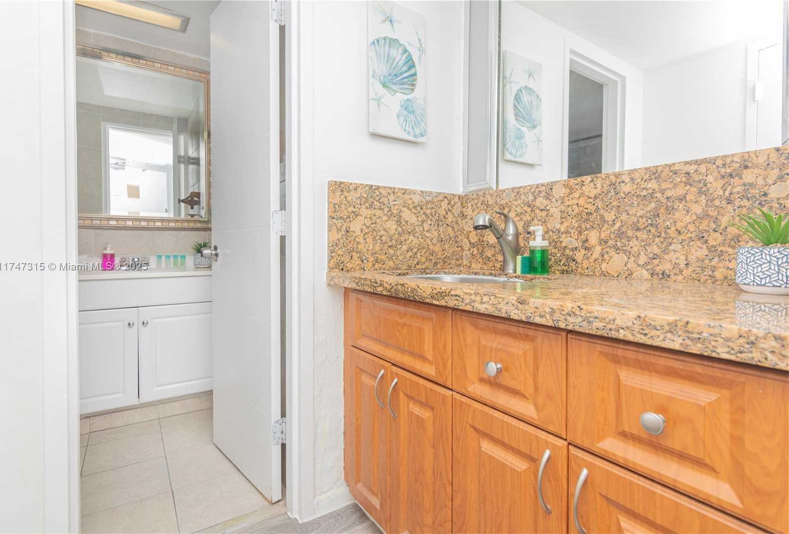 Small Image of 5445 COLLINS AVE #712, Miami Beach Number 18