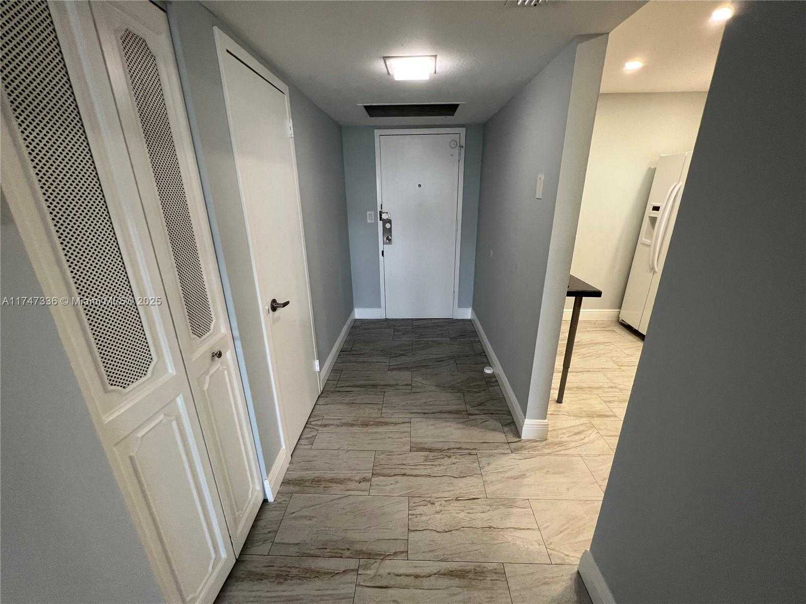 Small Image of 3375 NORTH COUNTRY CLUB DR #1106, Aventura Number 5