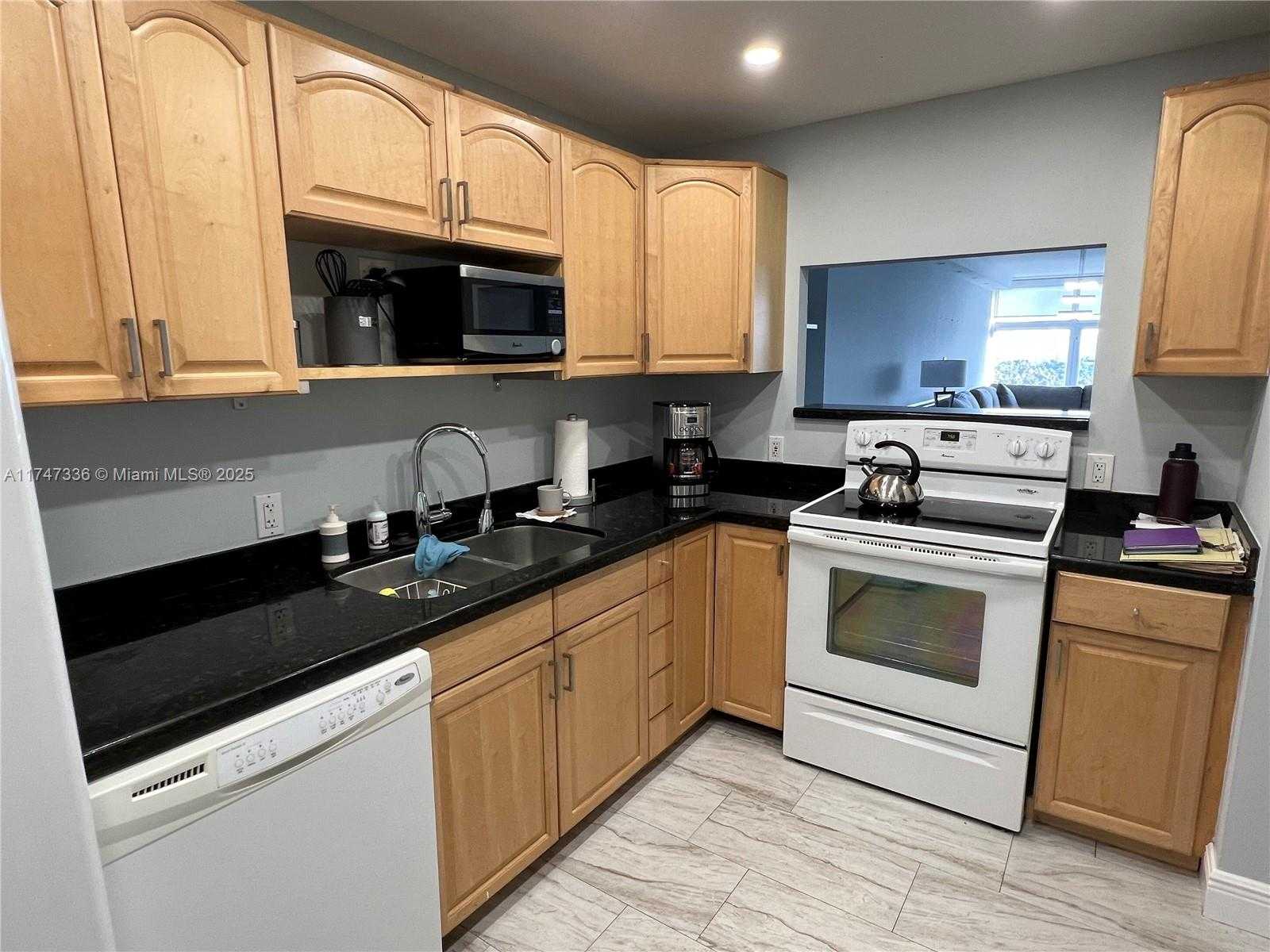Small Image of 3375 NORTH COUNTRY CLUB DR #1106, Aventura Number 6