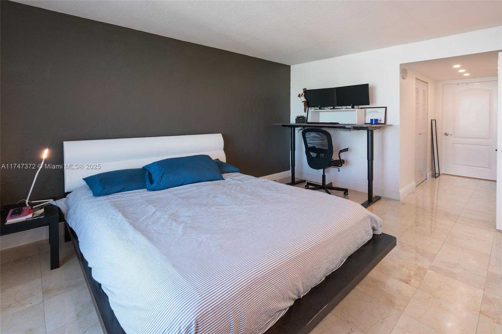Small Image of 2101 BRICKELL AVE #2803, Miami Number 8