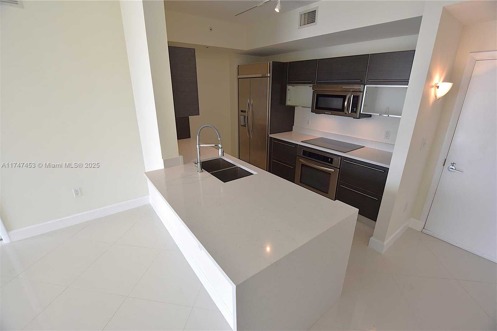 Small Image of 550 OKEECHOBEE BLVD #1417, West Palm Beach Number 3