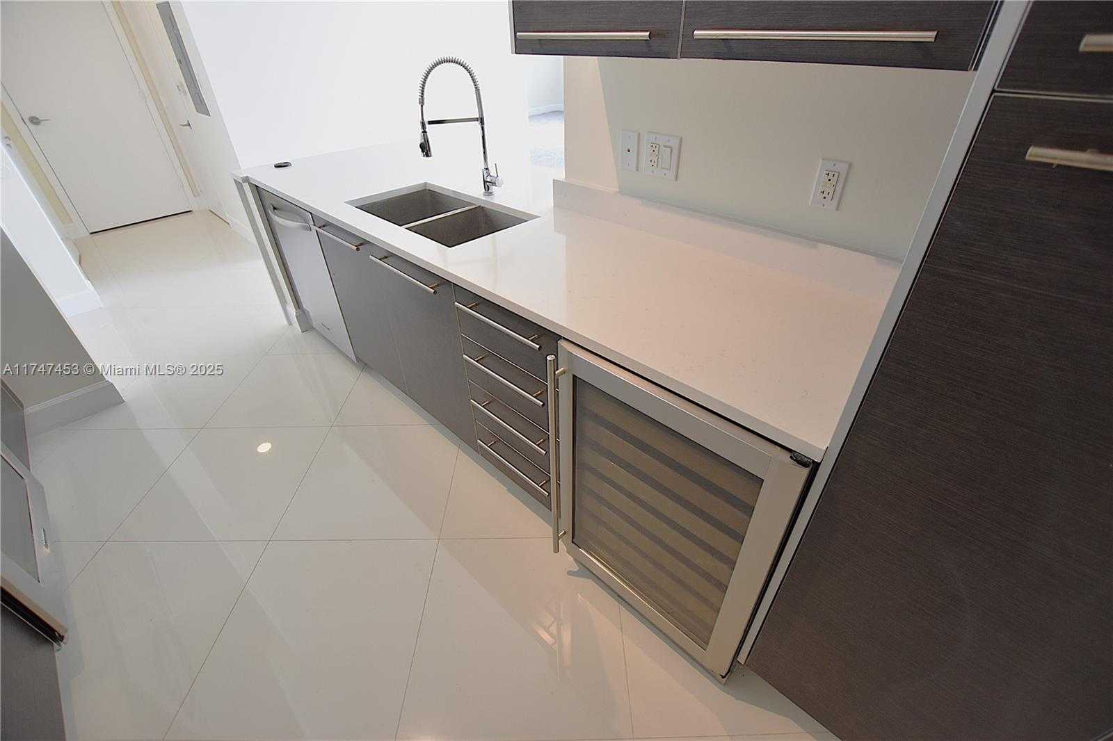 Small Image of 550 OKEECHOBEE BLVD #1417, West Palm Beach Number 4