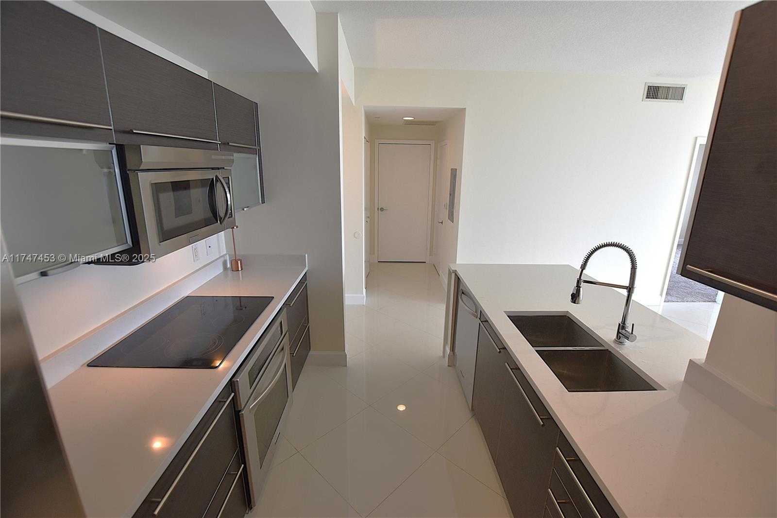 Small Image of 550 OKEECHOBEE BLVD #1417, West Palm Beach Number 5