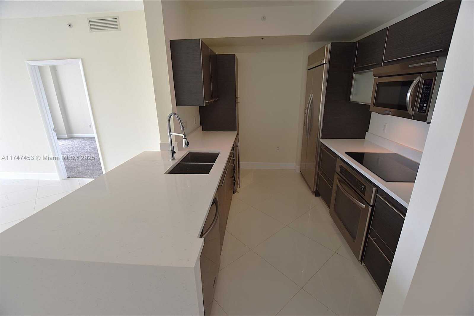 Small Image of 550 OKEECHOBEE BLVD #1417, West Palm Beach Number 6
