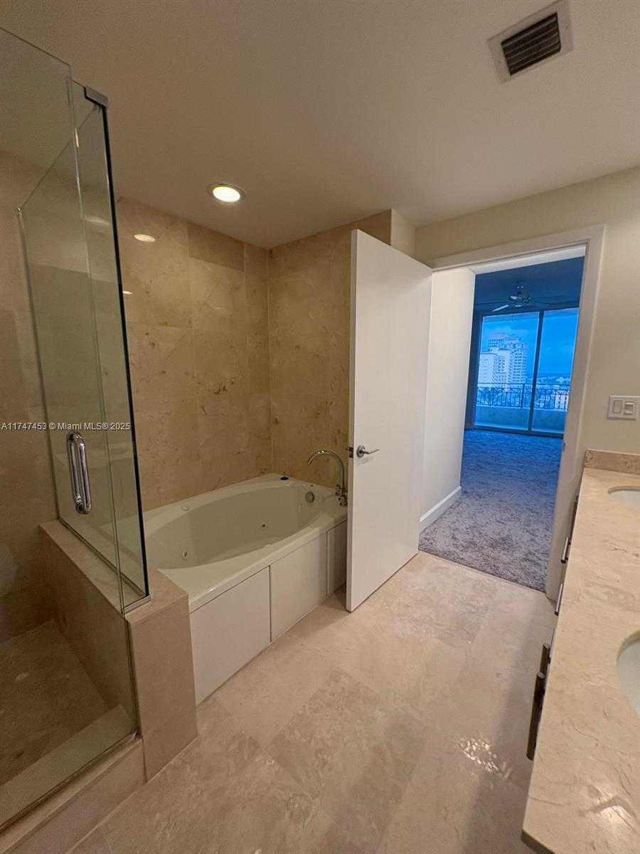 Small Image of 550 OKEECHOBEE BLVD #1417, West Palm Beach Number 64