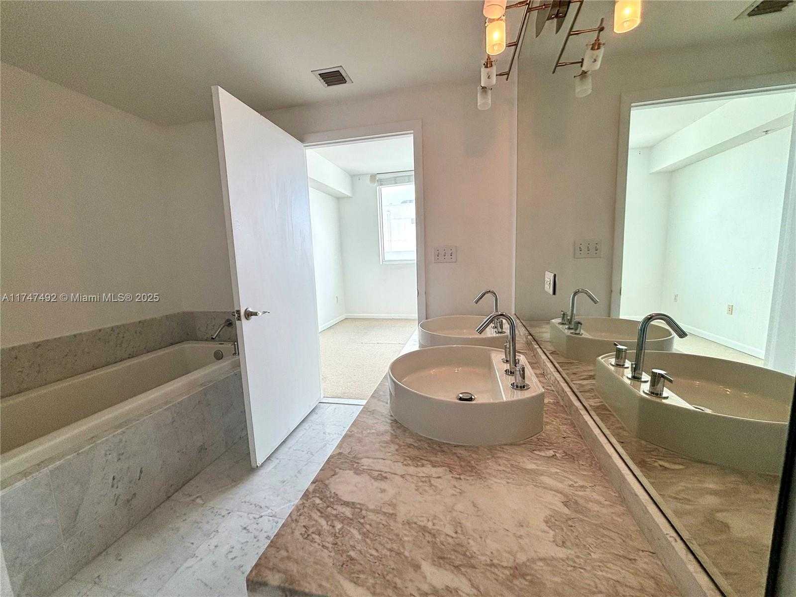 Small Image of 253 NORTH EAST 2ND ST #3202, Miami Number 22