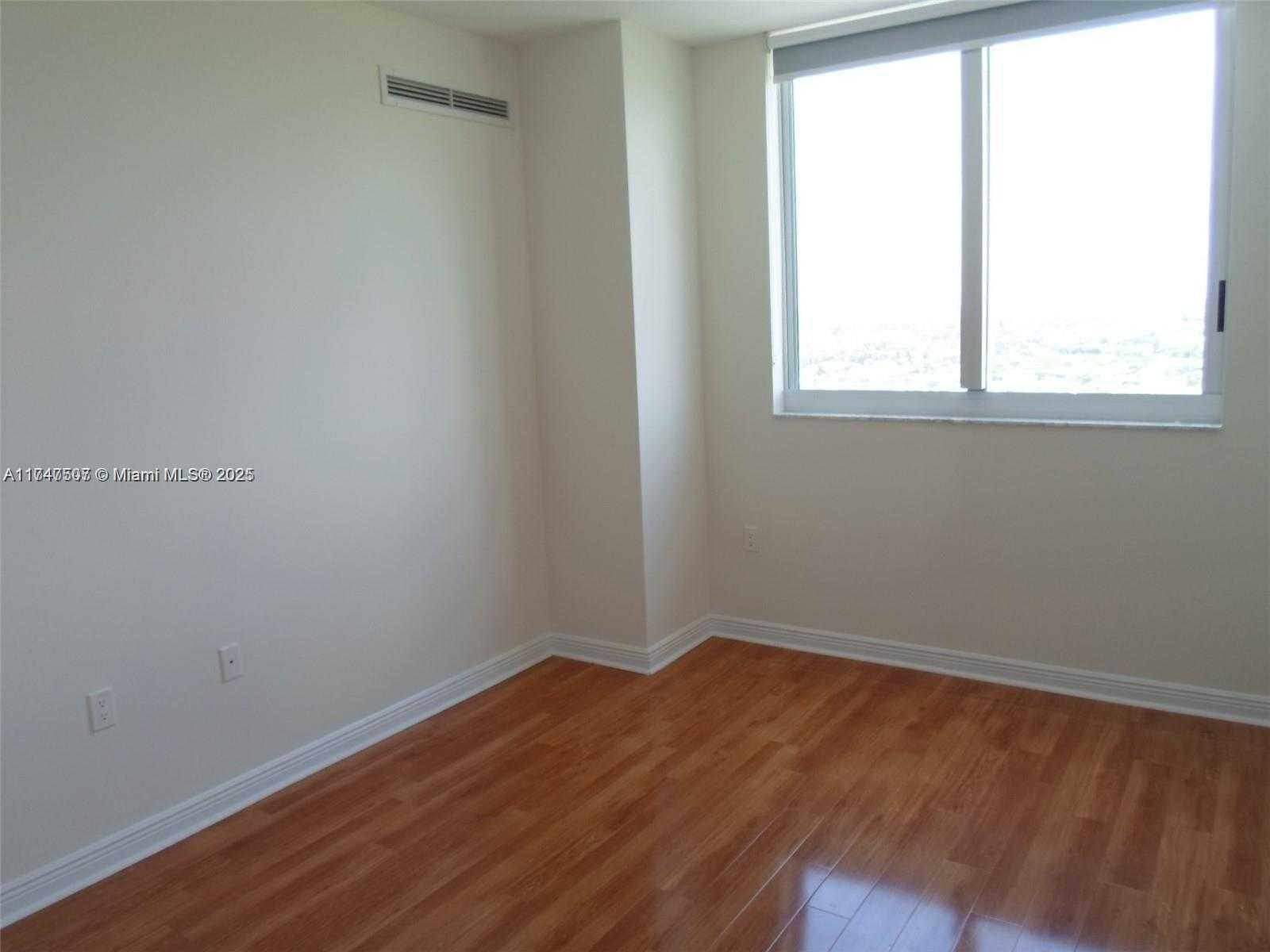 Small Image of 1745 EAST HALLANDALE BEACH BLVD #1907W, Hallandale Beach Number 2