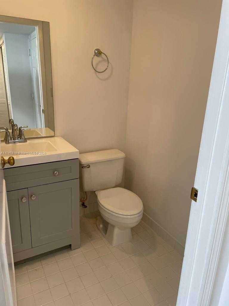 Small Image of 540 BRICKELL KEY DR #1600, Miami Number 10