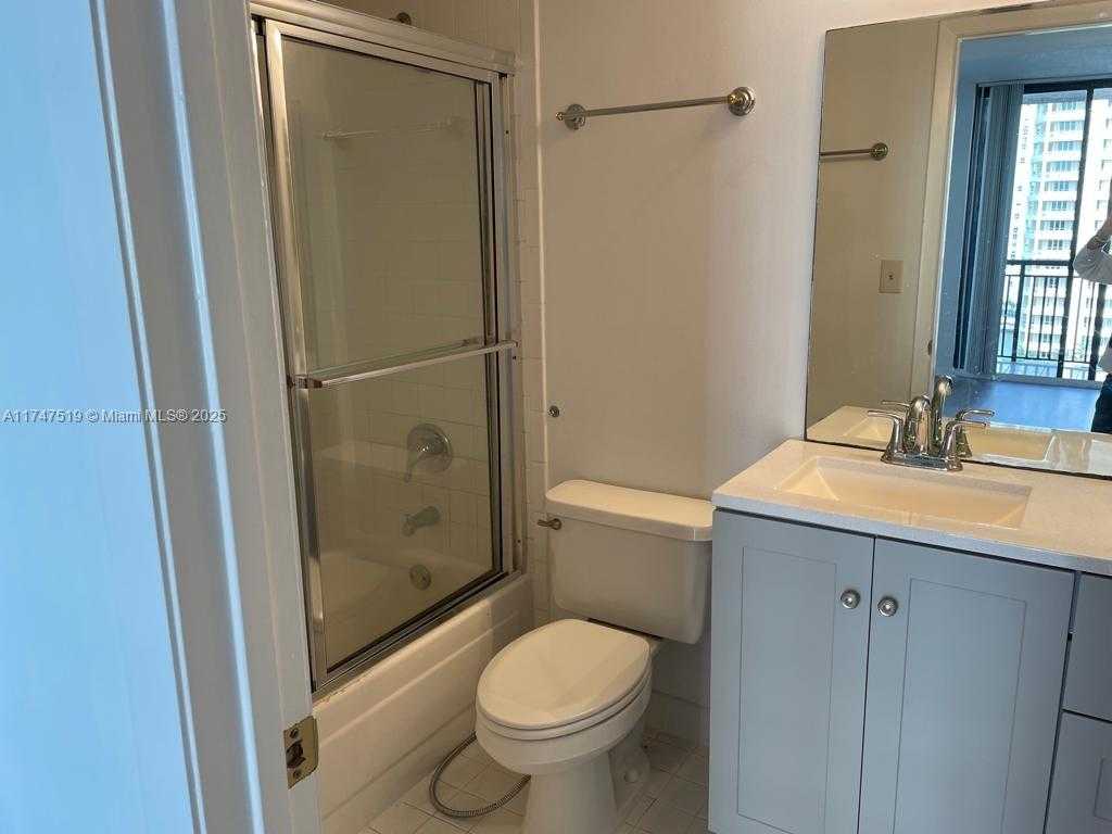 Small Image of 540 BRICKELL KEY DR #1600, Miami Number 14