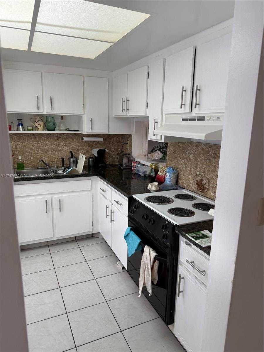 Small Image of 18555 NORTH EAST 14TH AVE #618, Miami Number 3