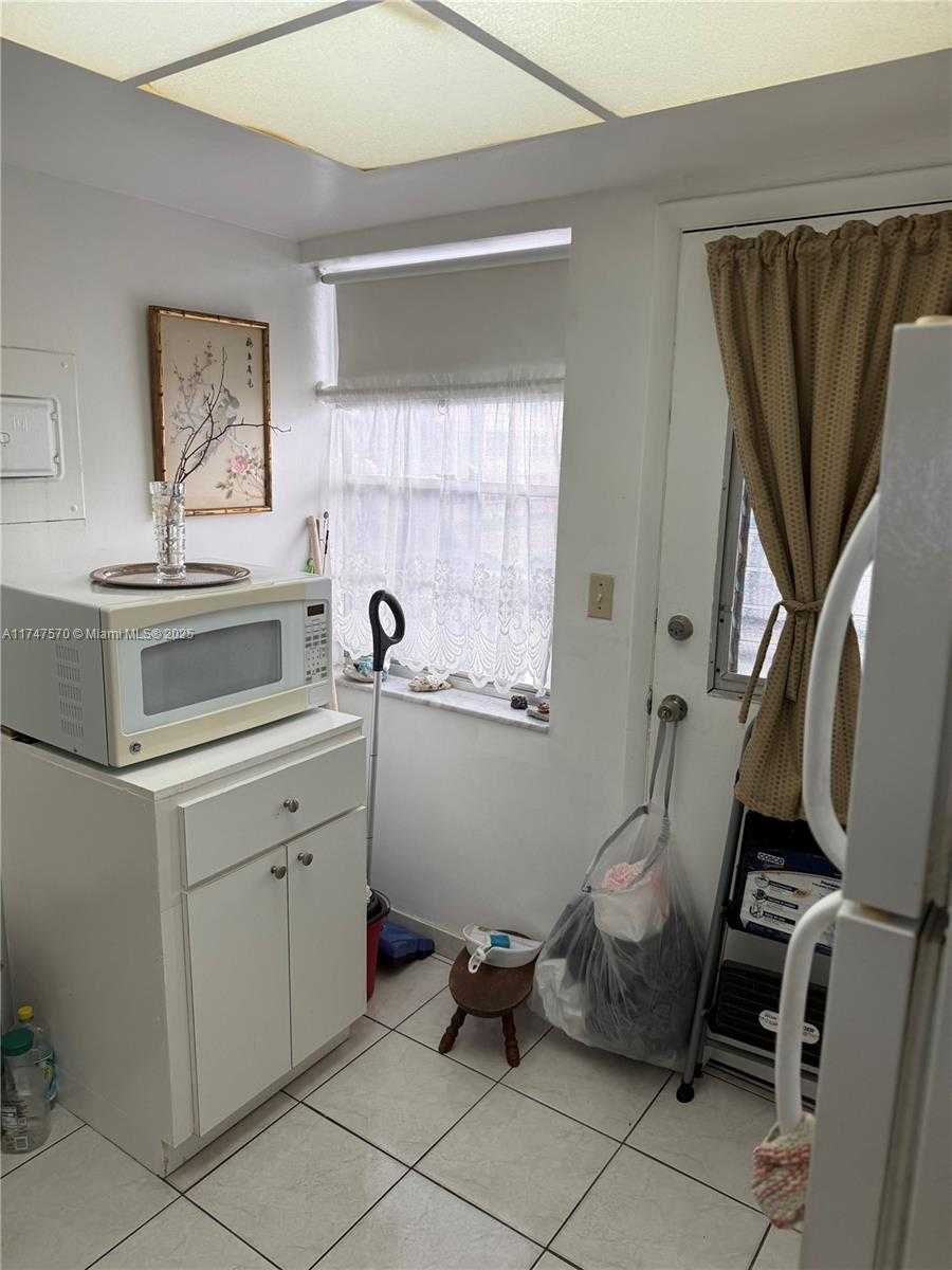 Small Image of 18555 NORTH EAST 14TH AVE #618, Miami Number 5