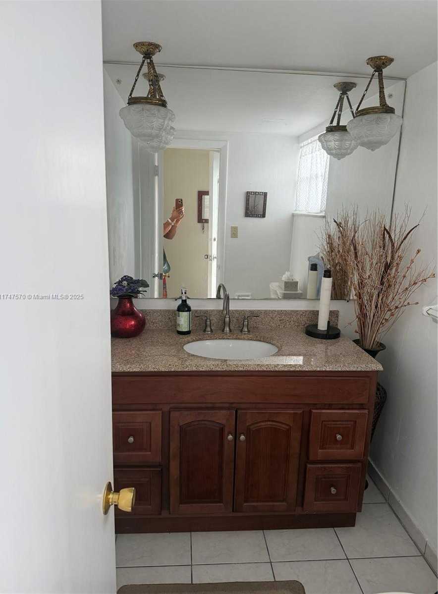 Small Image of 18555 NORTH EAST 14TH AVE #618, Miami Number 8