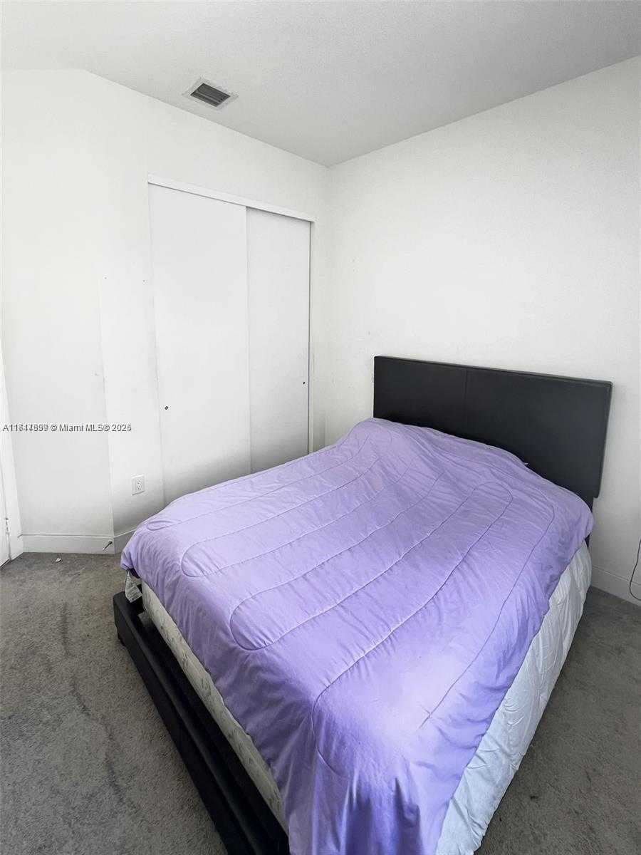 Small Image of 10441 NW 66th St, Doral, FL 33178, USA Number 13