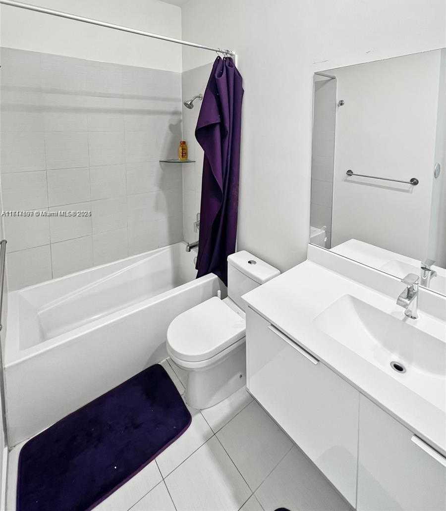Small Image of 10441 NW 66th St, Doral, FL 33178, USA Number 16