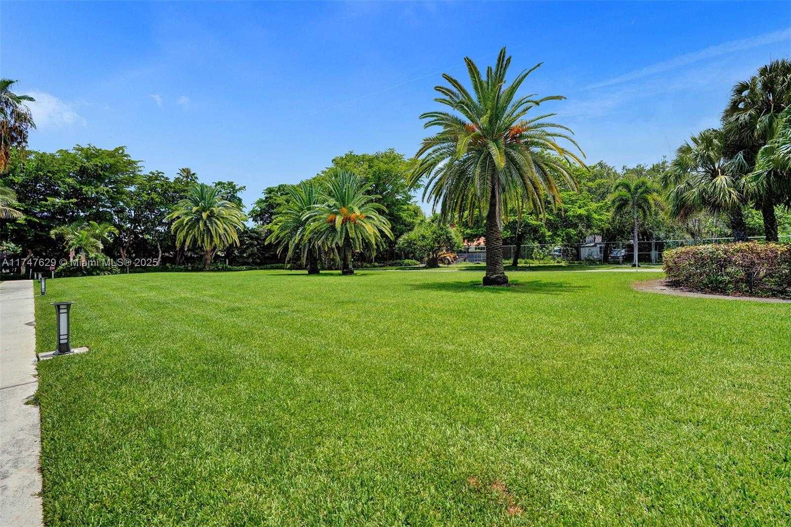 Small Image of 770 NORTH EAST 69TH ST #1F, Miami Number 13