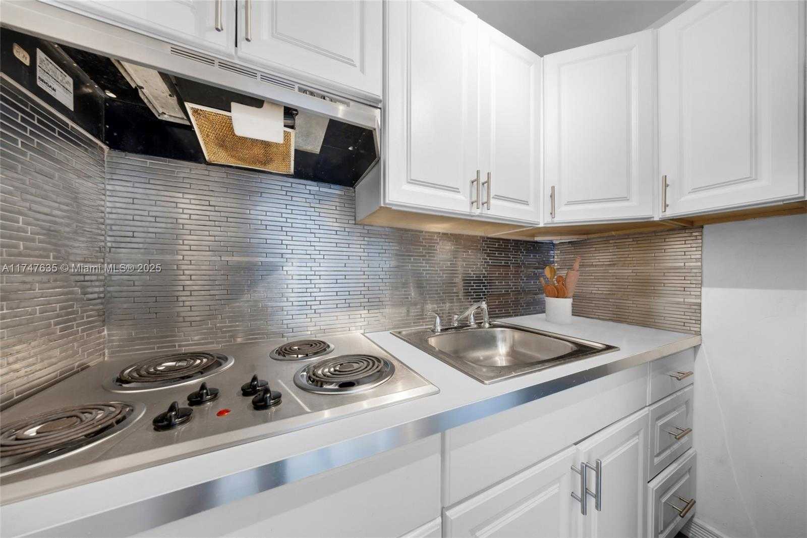 Small Image of 7904 WEST DR #203, North Bay Village Number 15