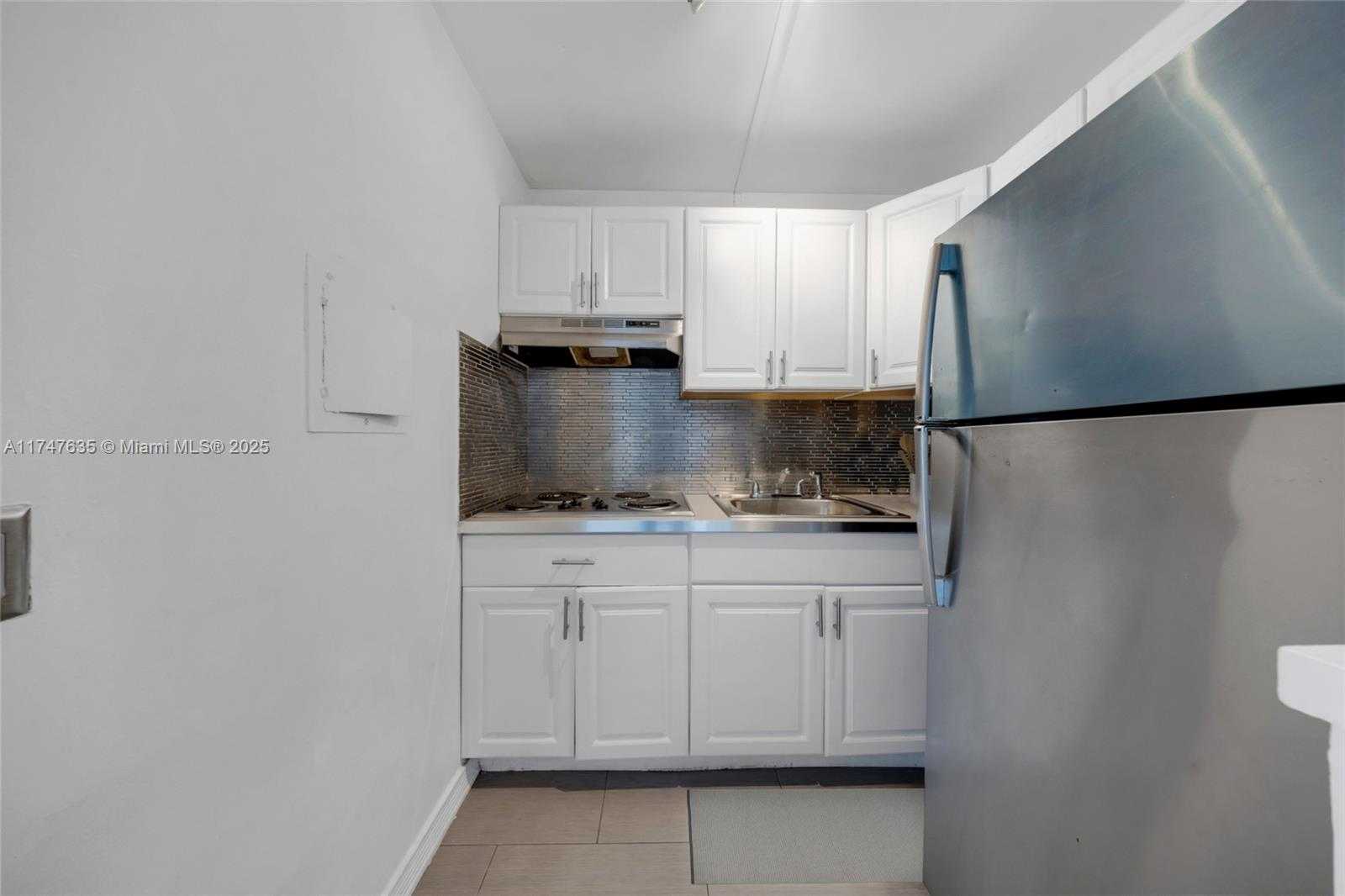 Small Image of 7904 WEST DR #203, North Bay Village Number 16