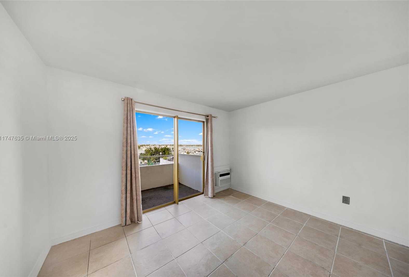 Small Image of 7904 WEST DR #203, North Bay Village Number 23